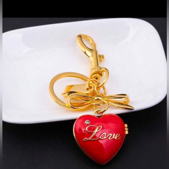 Gold and Red Heart Keychain locket luxury style 822 - Picture 1 of 5